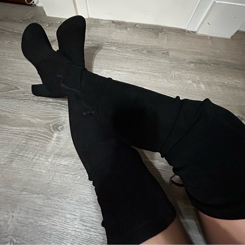Over the knee suede women’s boots. Size 8
